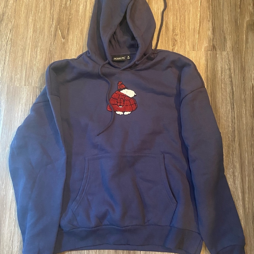 Peanut/Snoopy with hood and kangaroo pockets